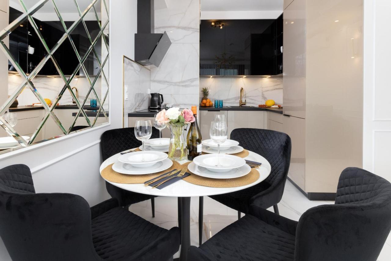 Plac Unii Apartment Gdynia Srodmiescie By Renters Prestige Exterior photo