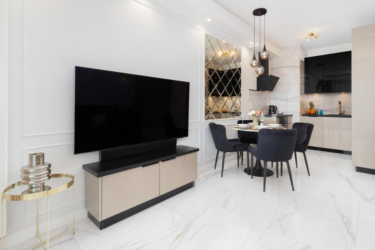 Plac Unii Apartment Gdynia Srodmiescie By Renters Prestige Exterior photo